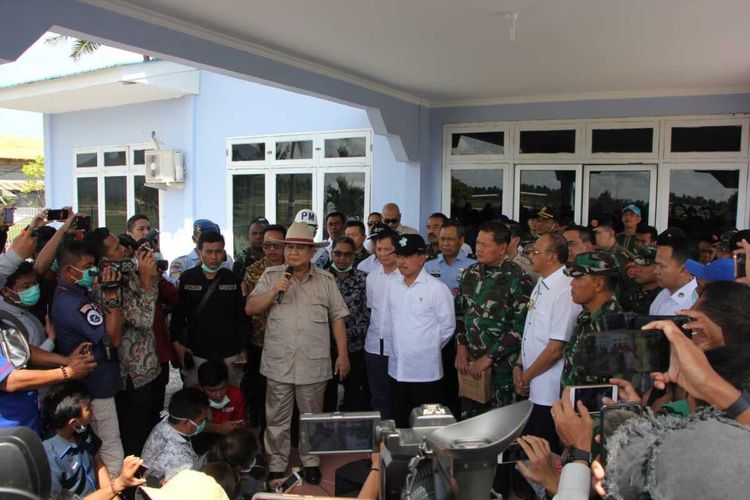 Ke Natuna, Prabowo Minta Maaf Tak Bisa 'Sentuh' Langsung WNI dari Wuhan-China