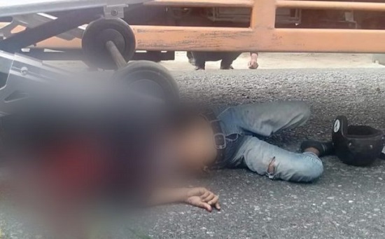 Warga Dumai Tewas Dilindas Truk Sawit di KM 79 Kandis, Rekannya Luka Parah