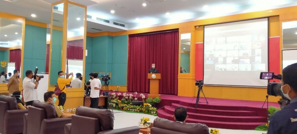 Hadiri HUT RSUD Arifin Achmad, Ini Pesan Gubri