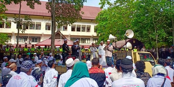 Diduga Curang, Pendukung Prabowo-Sandi Tolak Hasil Situng KPU Kalimantan Timur