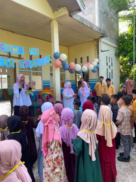 Mahasiswa KKN Sungai Salak UNISI Ikut Serta dalam Kegiatan MPLS di RA Khalifa