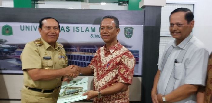Teken MoU, Bupati Rohul Sukiman Bangga dan Puji Perkembangan UIR