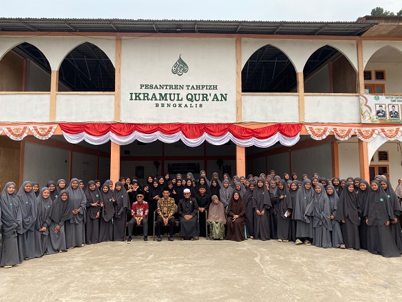 UAS Letakkan Batu Pertama Gedung SMA Trensains Al Ikram - Ponpes Ikramul Quran Bengkalis