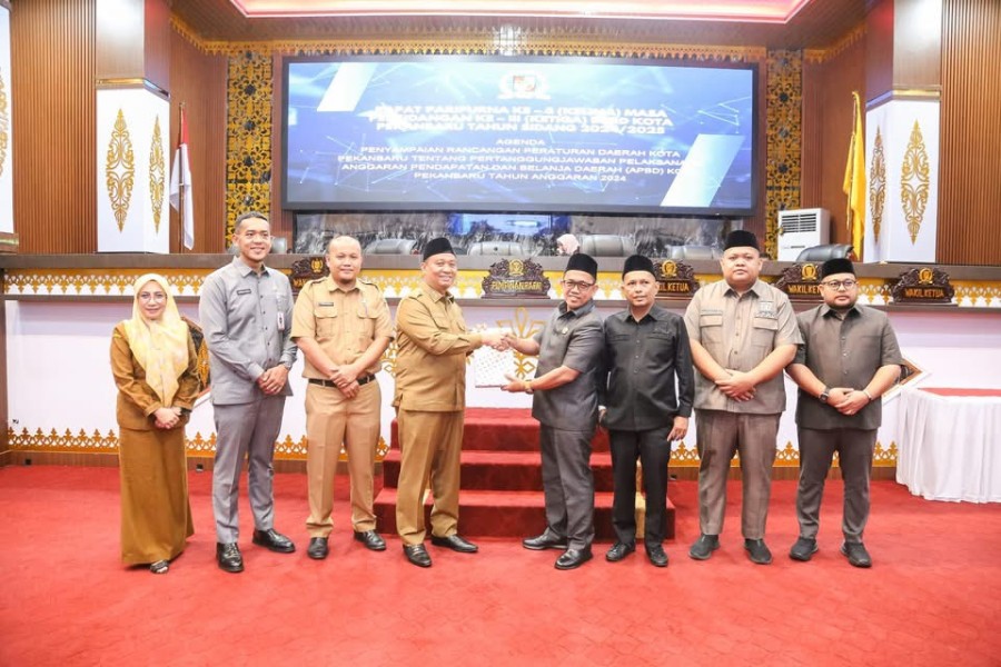 Pemko Pekanbaru Ajukan Ranperda Pertanggungjawaban Pelaksanaan APBD 2024 ke DPRD