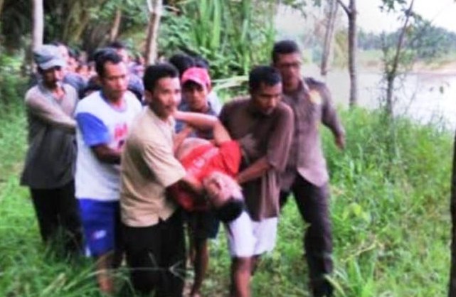 INNALILLAHI...Lagi Mandi, Dua Pelajar SMPN Bandar Seikijang Tewas Tenggelam di Sungai Kampar