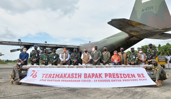 Bantuan Obat-obatan dan Oksigen Concentrator  dari Jokowi Tiba di Pekanbaru, Syamsuar: Terima Kasih Bapak Presiden...