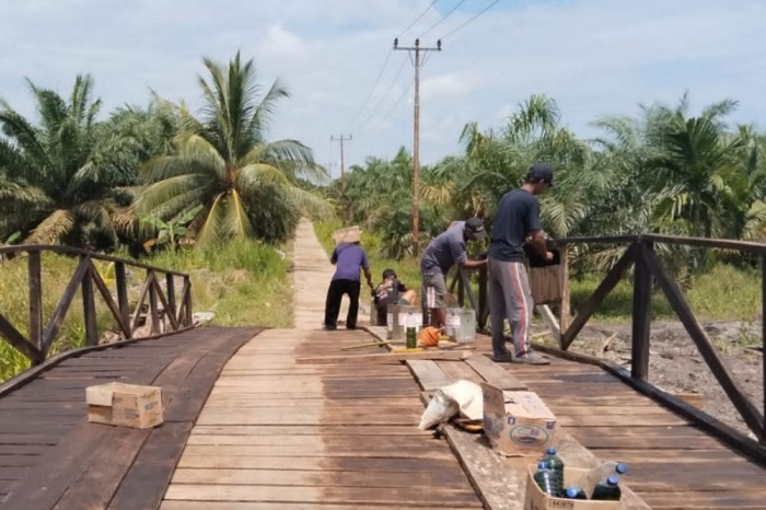 Jembatan Parit Gading Inhil Selesai  Dibangun Ulang