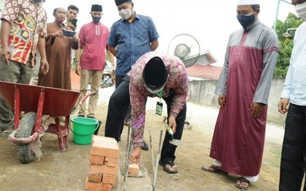 Letak Batu Pertama Pembangunan Pondok Tahfiz Quran Al Qudsy Dayun, Ini Pesan Khusus  Bupati Alfedri Soal Covid-19