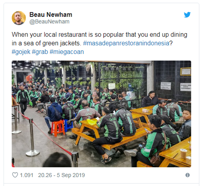 Gara-gara Restoran Penuh Sesak dengan Driver Ojol, Bule Australia Nyinyir di Medsos, Ini Penampakannya