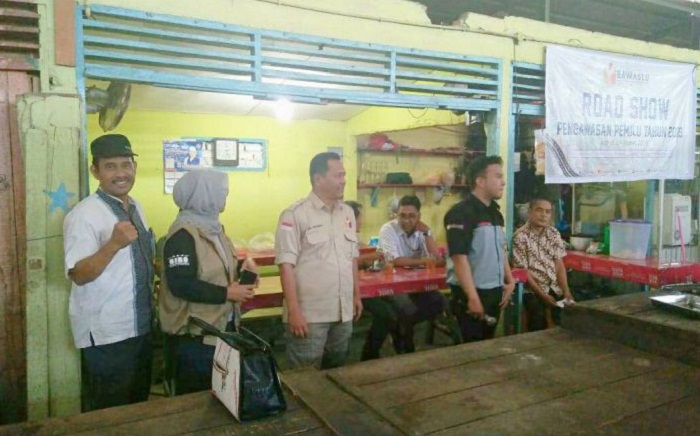 Bawaslu Riau Gelar Roadshow Pengawasan Pemilu di Dua Pasar