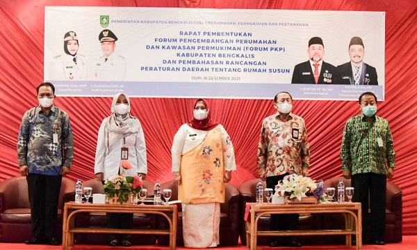 Kasmarni Hadiri Rapat Pembentukan Forum Pengembangan Perumahan dan Kawasan Pemukiman