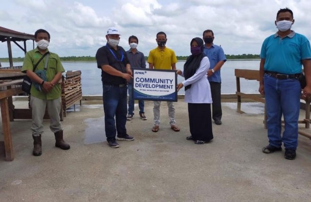 RAPP Serahkan Bantuan Lapak Ikan untuk Tingkatkan Perekonomian Warga di Teluk Meranti