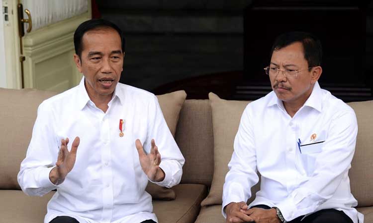 Sebut Menkes Terawan Tak Mungkin Di-reshuffle, Zulhas: Dia Menteri Kesayangan Pak Jokowi, Insyallah Nggak!
