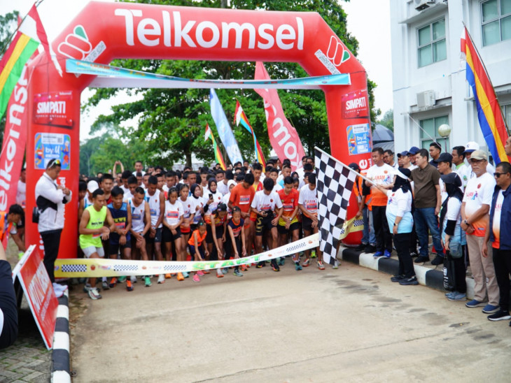 Bupati Kampar Lepas Peserta Polkam Run 5K 2026, Semarakkan Dies Natalis ke-18 Politeknik Kampar