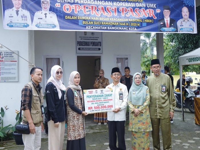 Awal Bros Group Serahkan Zakat Mal Senilai Rp500 Juta pada Baznas Kampar