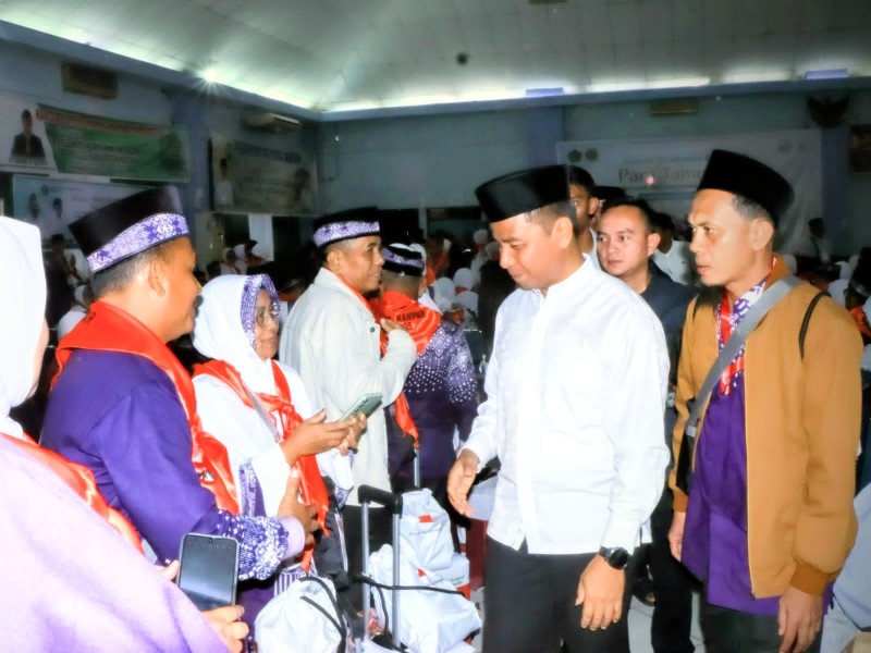 Bupati Kampar Lepas Keberangkatan JCH Kab. Kampar Tahun 2025