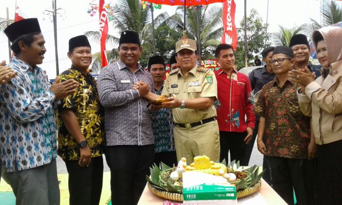 Bupati Sukiman Hadiri HUT Desa Ujung Batu Timur