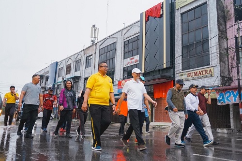 Meskipun Diguyur Hujan, Warga Dumai Antusias Ikuti Karhutla Fun Run 5K 2025 Di Depan Polres Dumai
