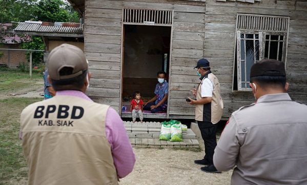 Bupati Siak Kaget,  Temukan Warga Lansia  dengan Gejala  Covid Dirawat di Rumah