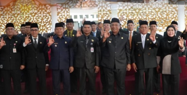 Bupati Anton Resmi Lantik Pejabat Eselon II dan III