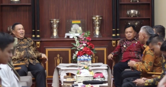 Gelar Pertemuan Dengan Pj Gubernur Riau, Plt Bupati Asmar Sampaikan Lima Permohonan