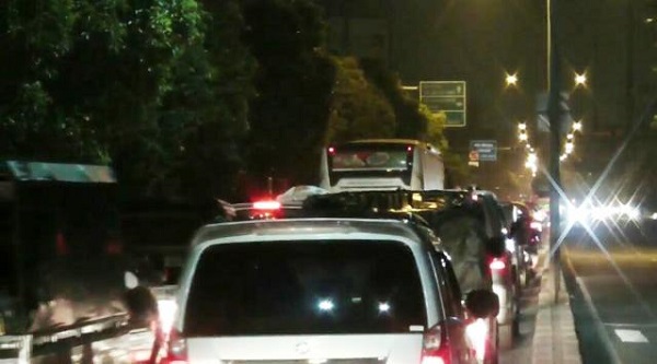 HOREE... Kendaraan Pribadi Diperbolehkan Melintas Keluar Jakarta, Tapi Ada Syaratnya...