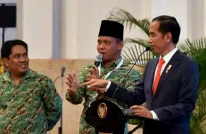 LUAR BIASA... Presiden Jokowi Kaget Saat Tahu Petani di Riau Ini Bergelar Profesor Doktor