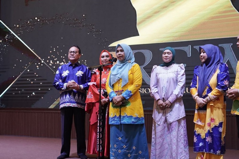 IRFW 2024 Resmi Ditutup, Semoga Batik Khas Riau Bisa DIkenal Lebih Luas...