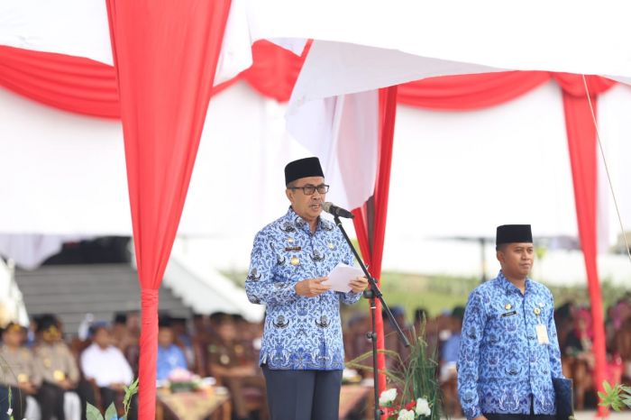 Ini Pesan Gubri Saat Pimpin Peringatan Hardiknas di Pekanbaru 