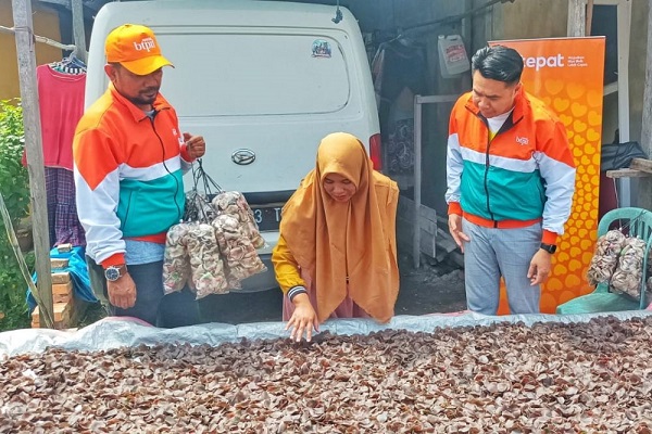 Dari Usaha Kerupuk Sagu, Vivi Bisa Raup Rp20 Juta Per Bulan