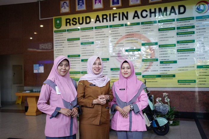 Nafas Perjuangan Kartini di Selasar RSUD Arifin Achmad