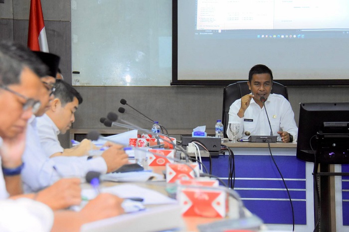 Targetkan PAD Rp800 Miliar, Bupati Kampar Kumpulkan 15 Kepala  Dinas