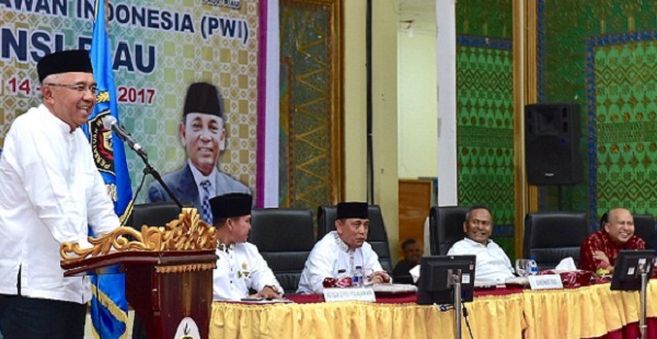 Gubernur Arsyadjuliandi Rachman Buka Konferprov PWI Riau di Pangkalan Kerinci