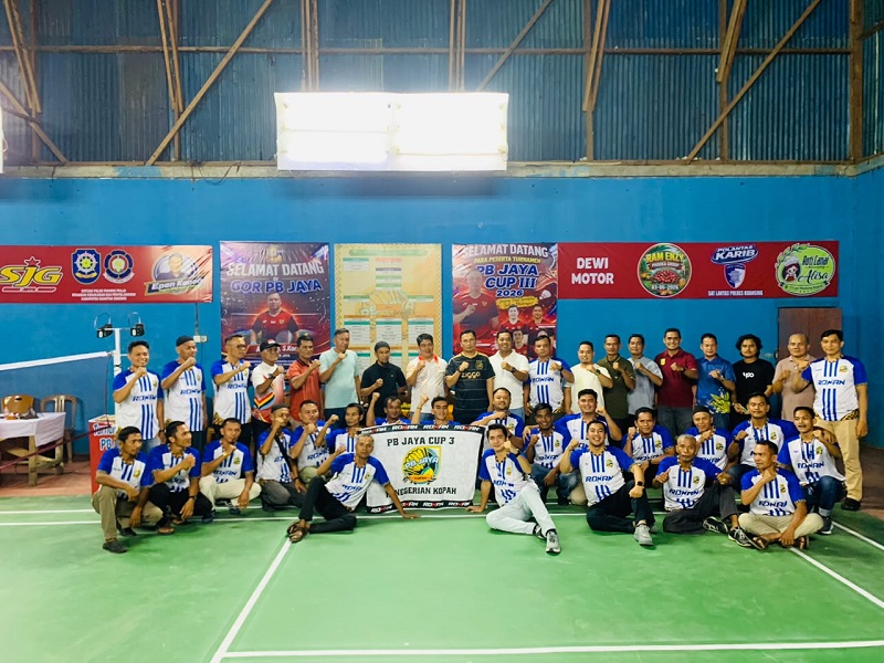 Ketua Koni Kuansing Buka  Turnamen Badminton Cup III PB. Jaya