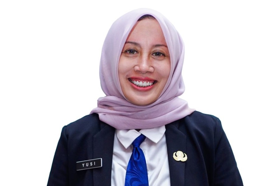 Rekam Jejak Dirut RSUD Arifin Achmad Yusi Prastiningsih