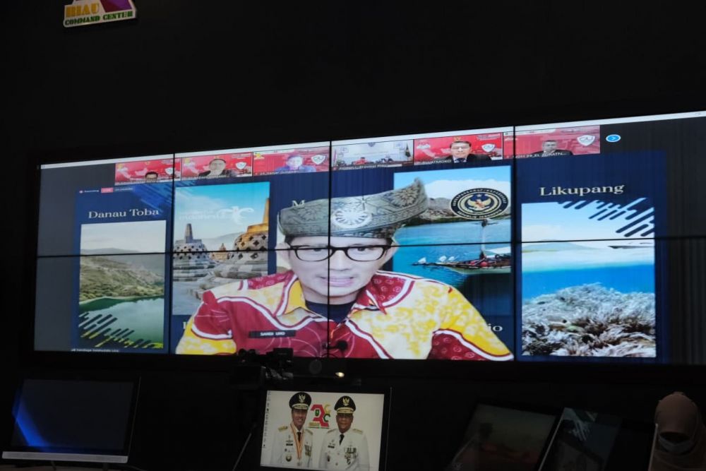 Berikan Ceramah Pendidikan Kepemimpinan, Sandiaga Uno Kenakan Tanjak Melayu