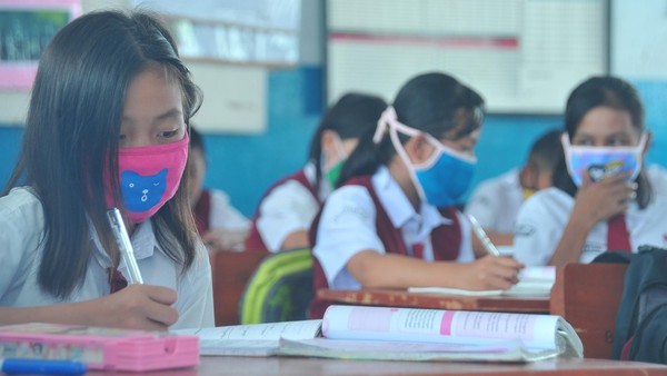 Pemerintah Berencana Buka Sekolah Saat Pandemi, DPR: Jangan Jadikan Anak-anak 'Kelinci Percobaan'