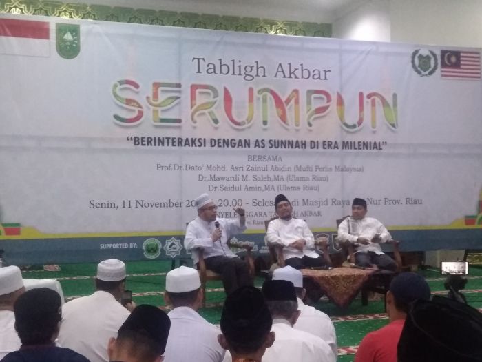 Ribuan Jamaah Hadiri Tabligh Akbar SERUMPUN Indonesia-Malaysia di Masjid Annur