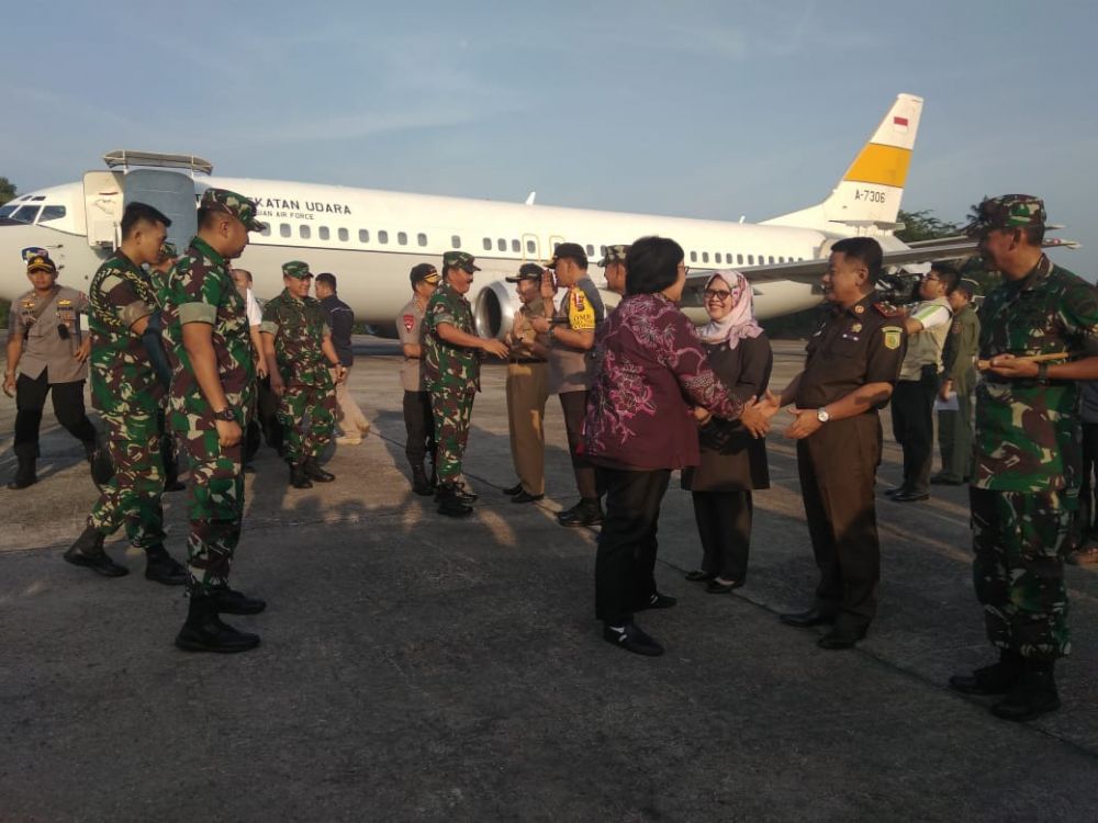 Atasi Karhutla di Riau, Panglima TNI Kerahkan Hercules Pengebom Air