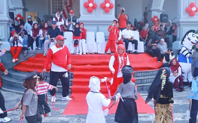 Semangat Kemerdekaan Warnai Karnaval Budaya di Rumah Rakyat Siak