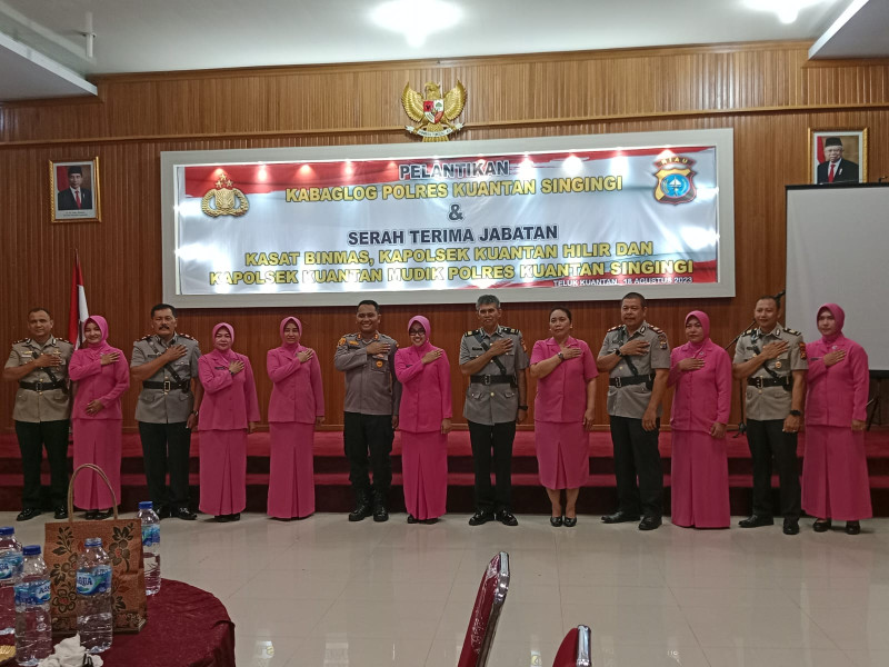 Kapolres Kuansing  Pimpin Sertijab Dua Kapolsek