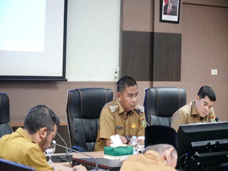 Bupati Kampar Pimpin Rapat Staf Sekaligus Persiapan Awal Hari Jadi Kabupaten Kampar ke-76 Tahun 2026