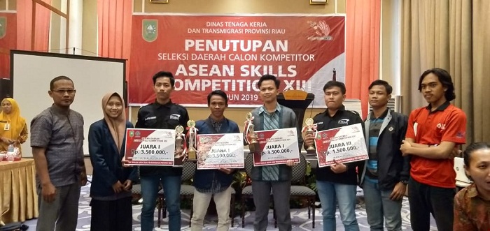 Juara 1 di Tiga Kategori Seleksi Daerah ASEAN, Tiga Mahasiswa Polbeng Wakili Riau di Tingkat Nasional
