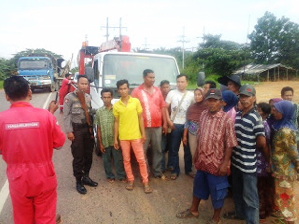 Cuma Diganti Rugi Sembako, Warga Berang, Kendaraan Operasional Chevron Diusir