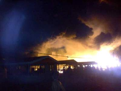 17 Rumah dan Kedai Ludes Terbakar di Pasar Pulau Muda Subuh Tadi, Begini penampakannya