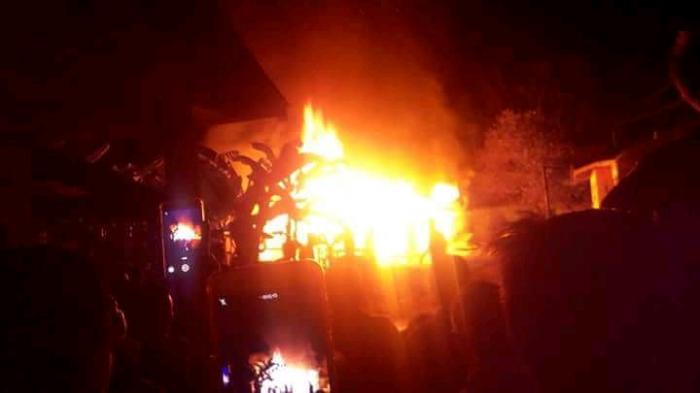 Ditinggal Malam Minggu, 2 Rumah Warga Terbakar di Sumber Sari-Inhu