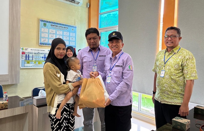 Pemko Dumai Berikan Bantuan Bahan Pangan Segar Bagi Keluarga Berisiko Stunting