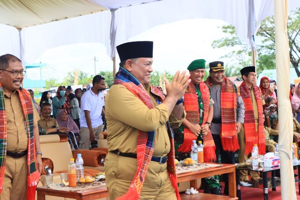 Semarak Kampung Budaya Desa Tri Manunggal Tapung Digelar