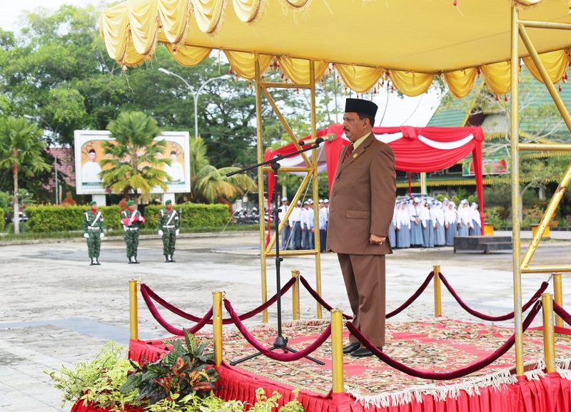 Sekda Inhil Pimpin Upacara Bendera Peringati Harkitnas ke-110 Tahun 2018