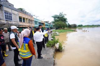 Turap Sungai Indragiri Rubuh, Wahid Akan Usulkan Perbaikan Lewat APBN